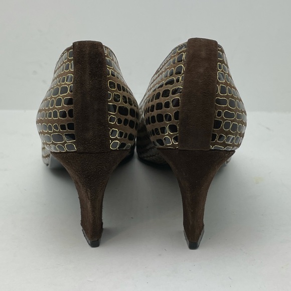 ✨Stuart Weitzman Brown Gold Foil Almond Toe Pumps - Picture 4 of 6